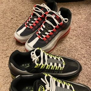 2 pair of Women’s Air Max for $50💕🎉🥰
